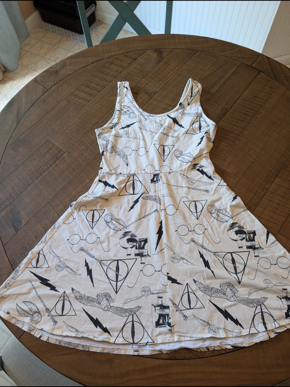 Harry Potter White Sleeveless Girls' Magical Print Dress medium